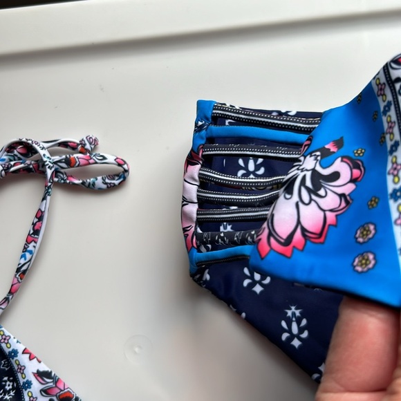 Halter style 2 pc bikini, reversible, women size M. NWOT - Picture 7 of 14